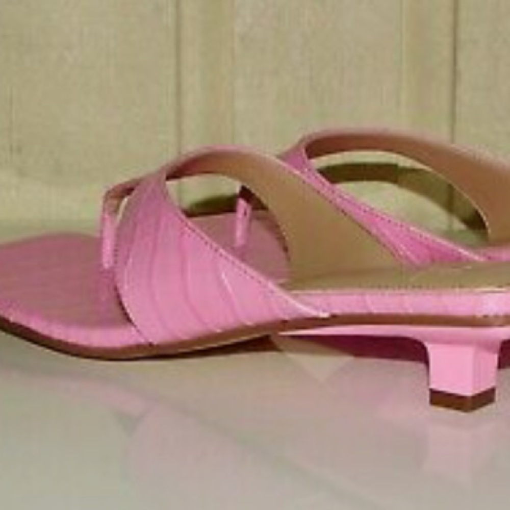 Marc Fisher Faren croc-leather thong low heel sandals - Picture 3 of 7